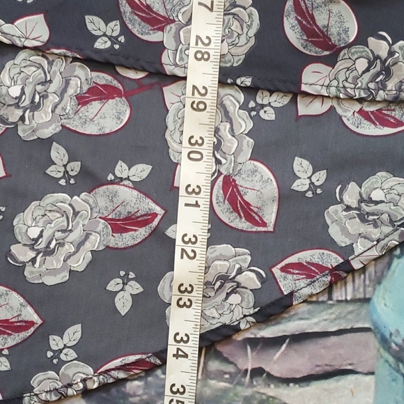 LulaRoe Floral Cardigan - Picture 10 of 11